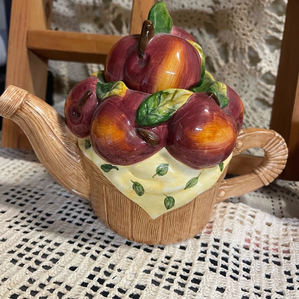 Vintage Apple Ceramic Teapot - Red & Yellow Peach Design